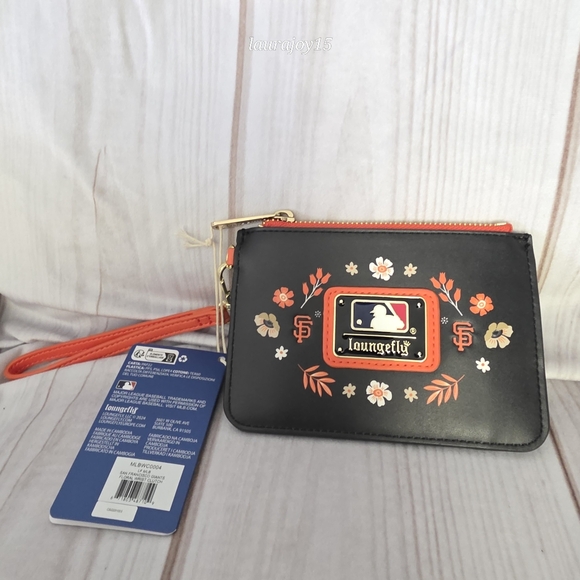 🌞SOLD🌞 San Francisco Giants Loungefly Wristlet Wallet Baseball MLB Floral Sewn - Picture 4 of 11
